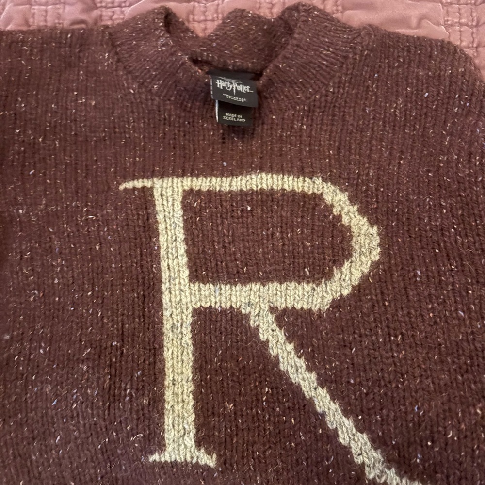 Harry Potter Maroon Sweater with Cream 'R' for Ron